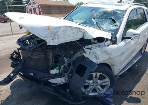 2015 Mercedes-Benz Ml 350 z USA, uszkodzony, nr VIN 4JGDA5JB6FA483228